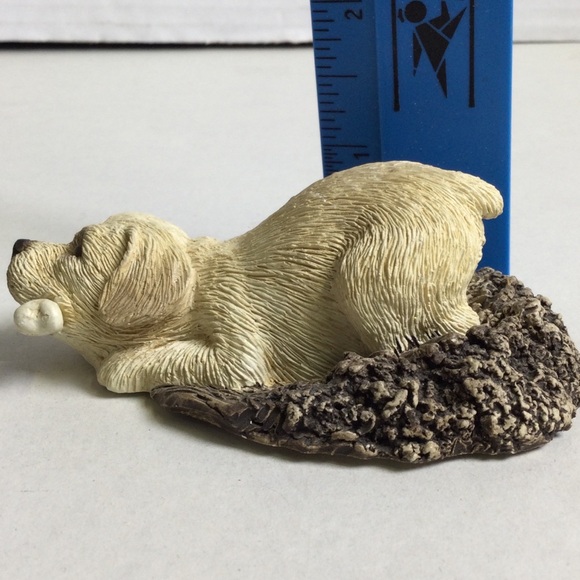 Sandicast Labrador Yellow B-17 “Pesky Peepers” Dog Figurine with bone in mouth - Picture 8 of 11